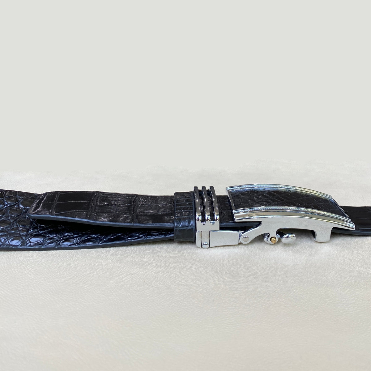 Black Alligator Hornback Leather Belt For Men - Automatic Buckle | BEHO11 - Vinacreations