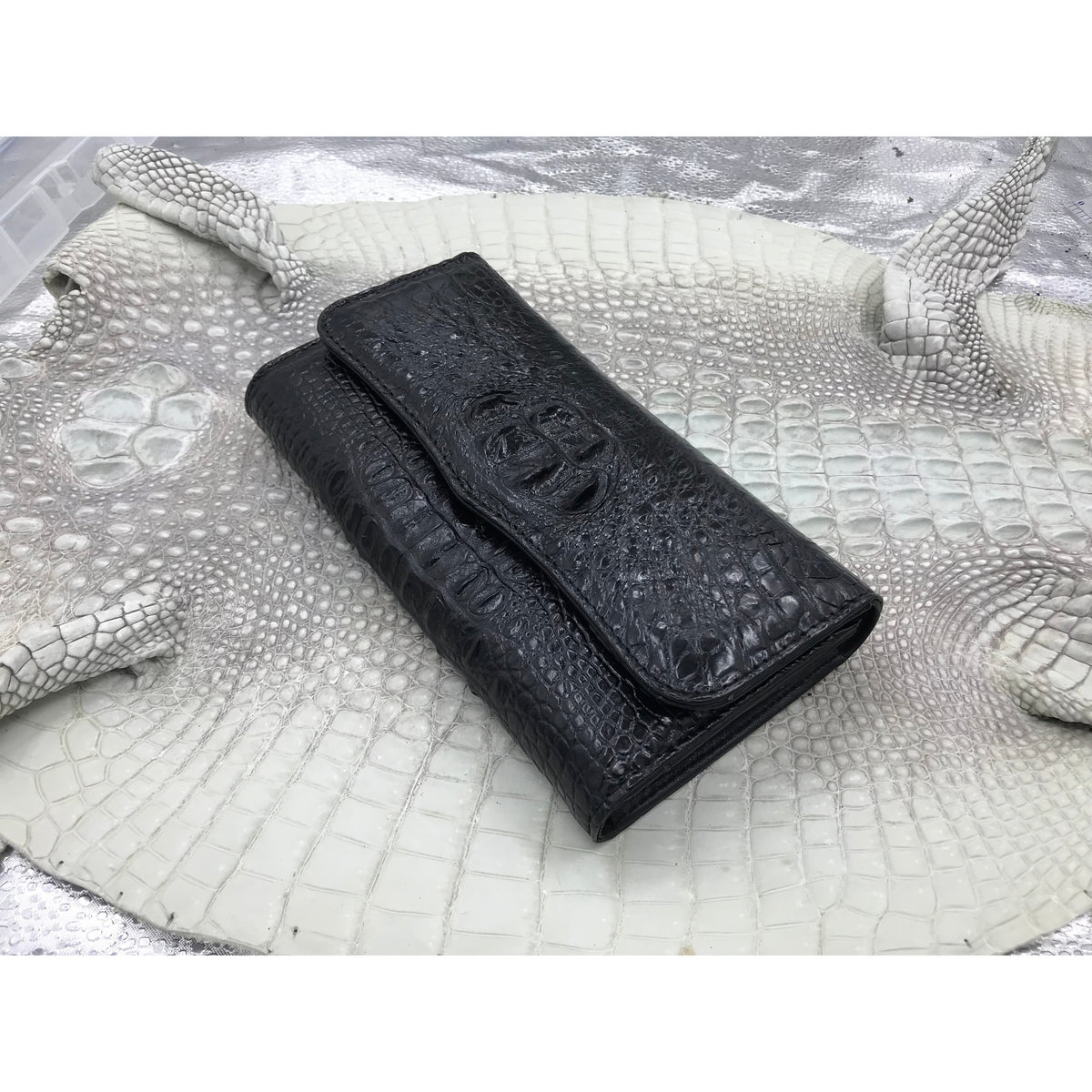 Black Women's Long Purse Wallet Alligator Leather Clutch Large Capacity Luxury Ladies Crocodile Wristlet Organizer RFID Blocking Wallet VINU-03 - Vinacreations