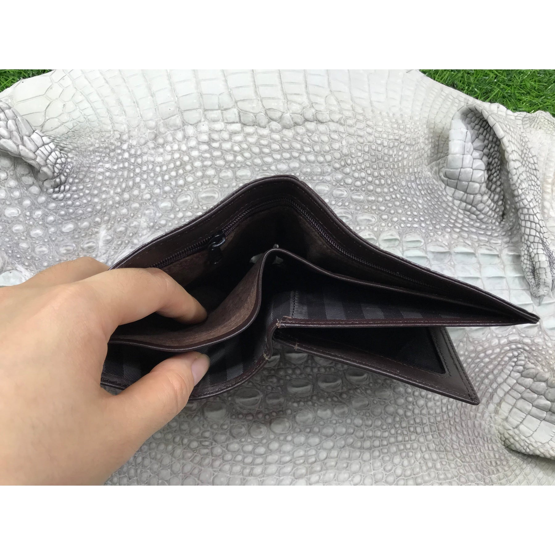 Dark Brown Alligator Tail Skin Bifold Wallet For Men | Handmade Crocodile Leather Wallet RFID Blocking | VL5733 - Vinacreations