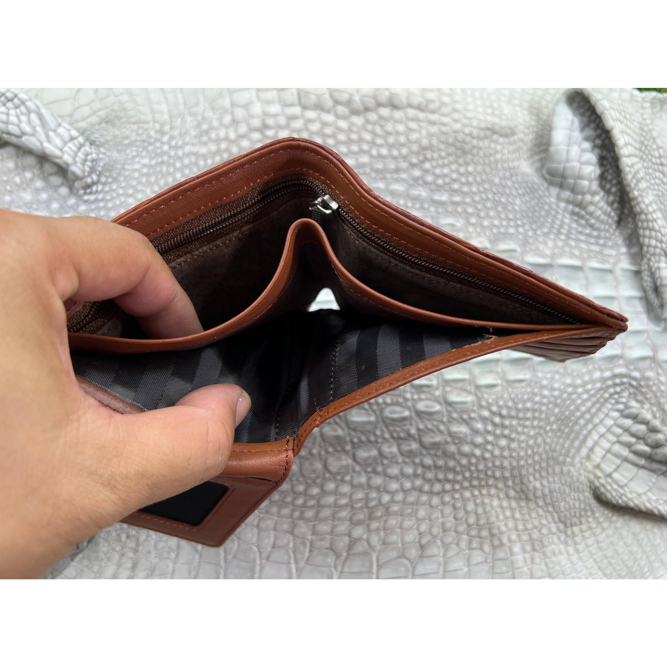 Handmade Light Brown Alligator Leather Bifold Wallet RFID Blocking For Men | VINAM-59 - Vinacreations